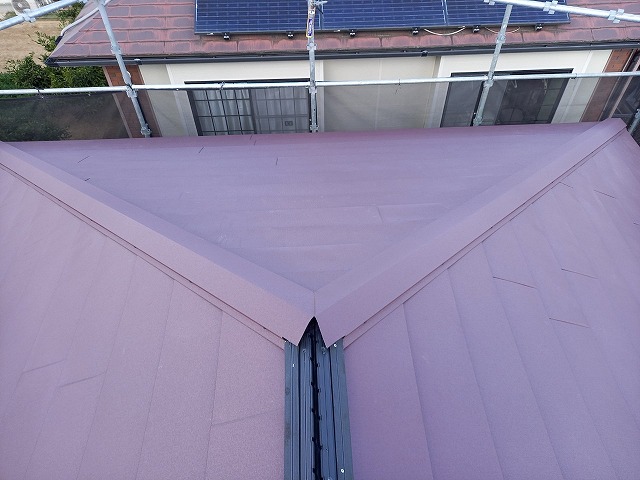 棟板金の取り付け